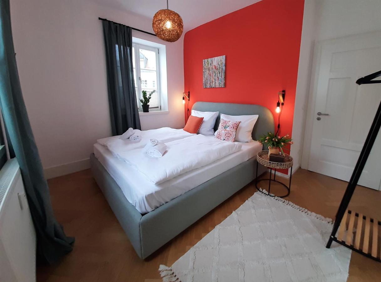 שטראובינג Apartment 4-6 Personen I 80Qm I Altstadt I Dachterasse I Parkplatz מראה חיצוני תמונה